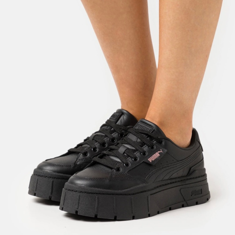 Puma mayze stack women’s platform sneakers black SZ.7